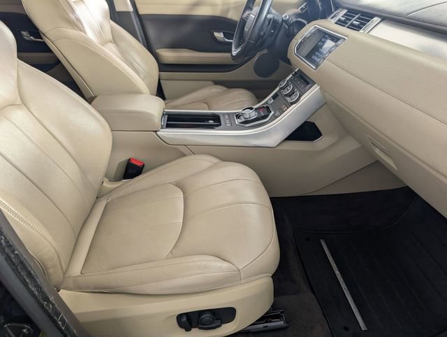 Used 2016 Land Rover Range Rover Evoque SE image 29