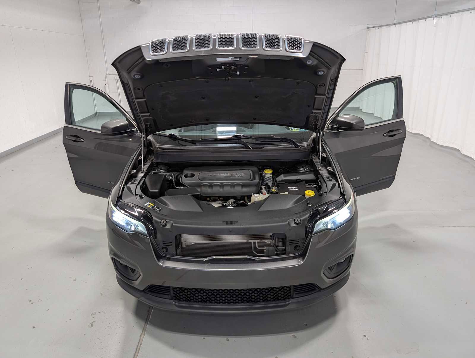 Used 2020 Jeep Cherokee Latitude Plus w/ Cold Weather Group image 10