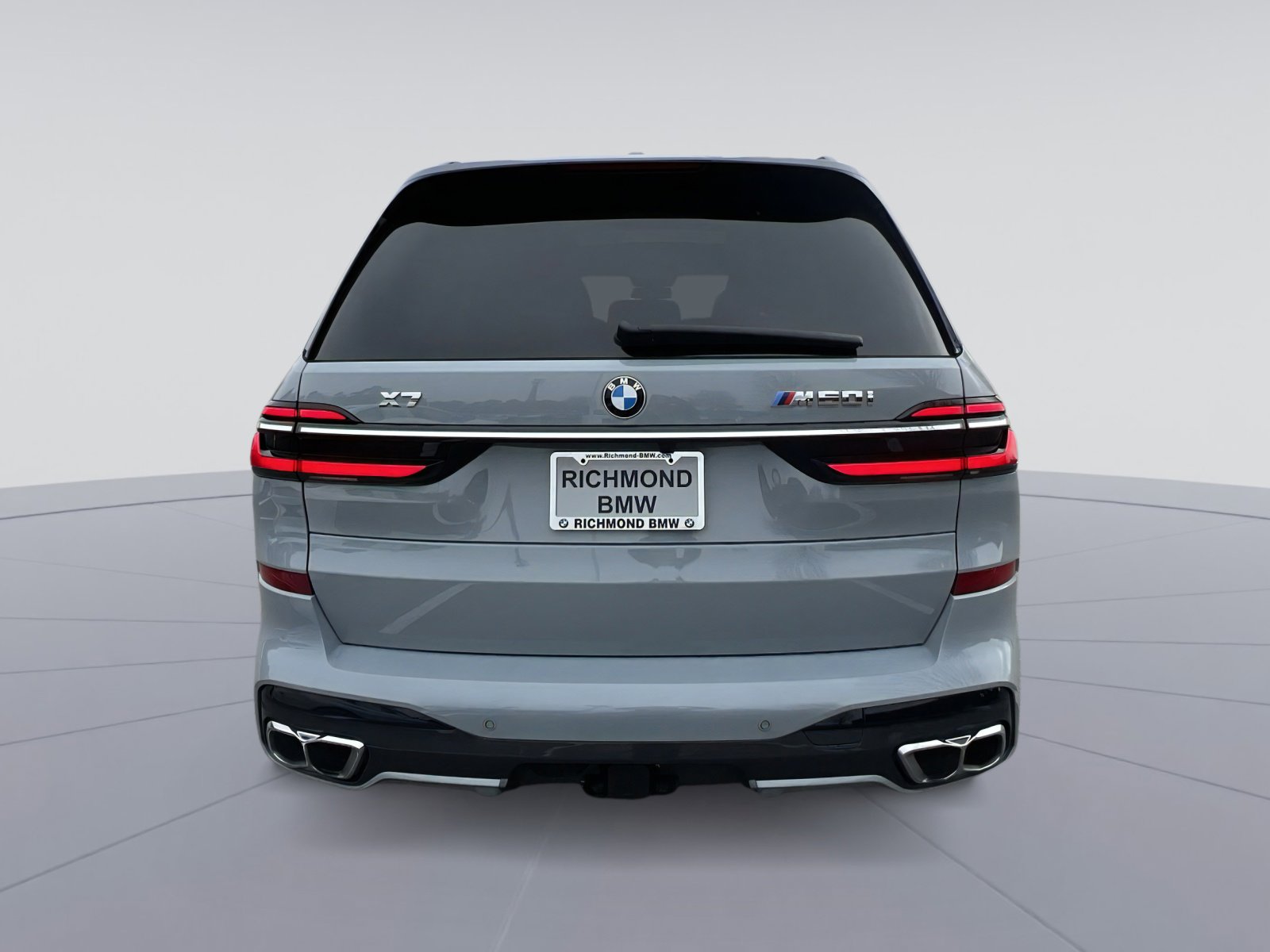 Used 2024 BMW X7 M60i w/ Executive Package image 8