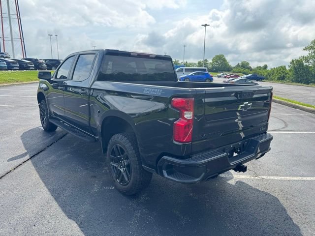 Used 2025 Chevrolet Silverado 1500 Custom Trail Boss w/ Dark Appearance Package AWD/4WD image 5