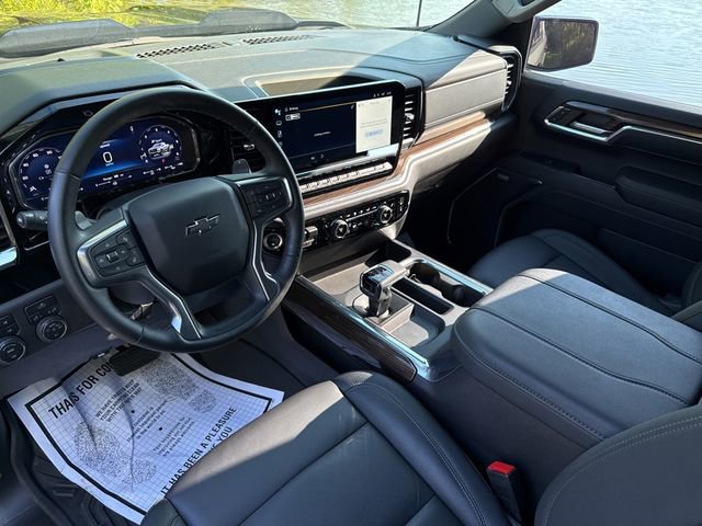 Used 2024 Chevrolet Silverado 1500 LT Trail Boss w/ Convenience Package II image 10