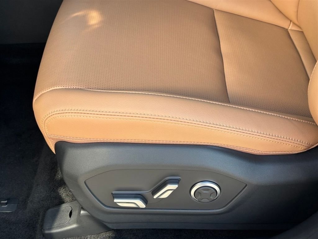 New 2026 Hyundai Santa Fe Limited FWD image 12