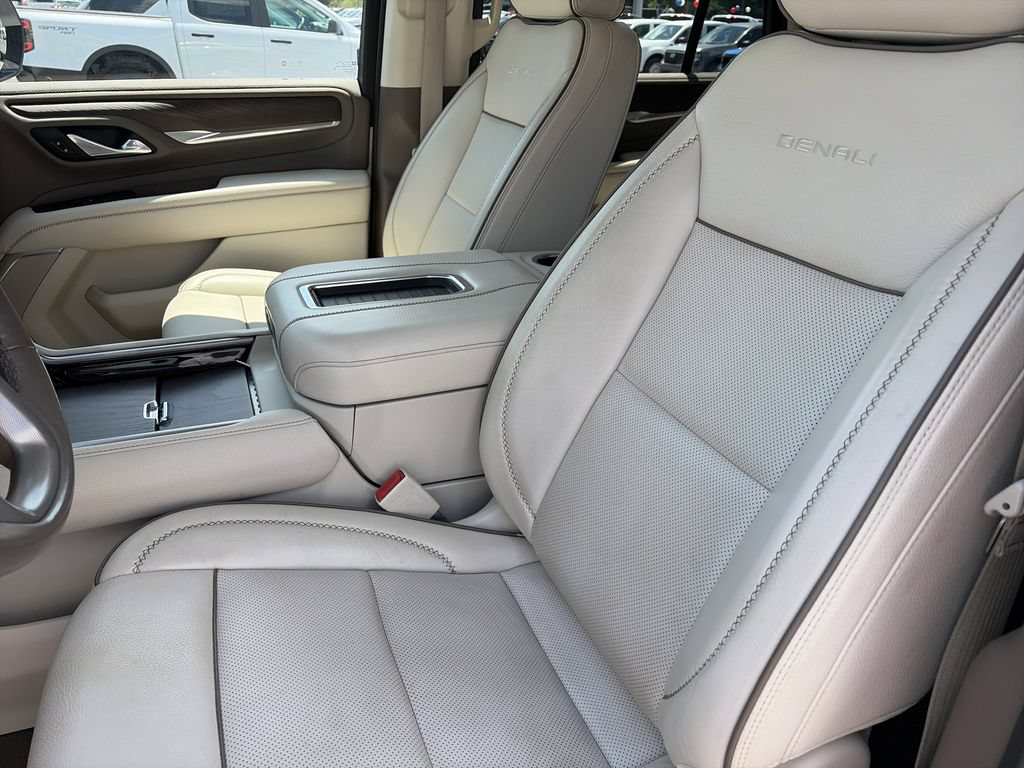 Used 2023 GMC Yukon Denali AWD/4WD image 12