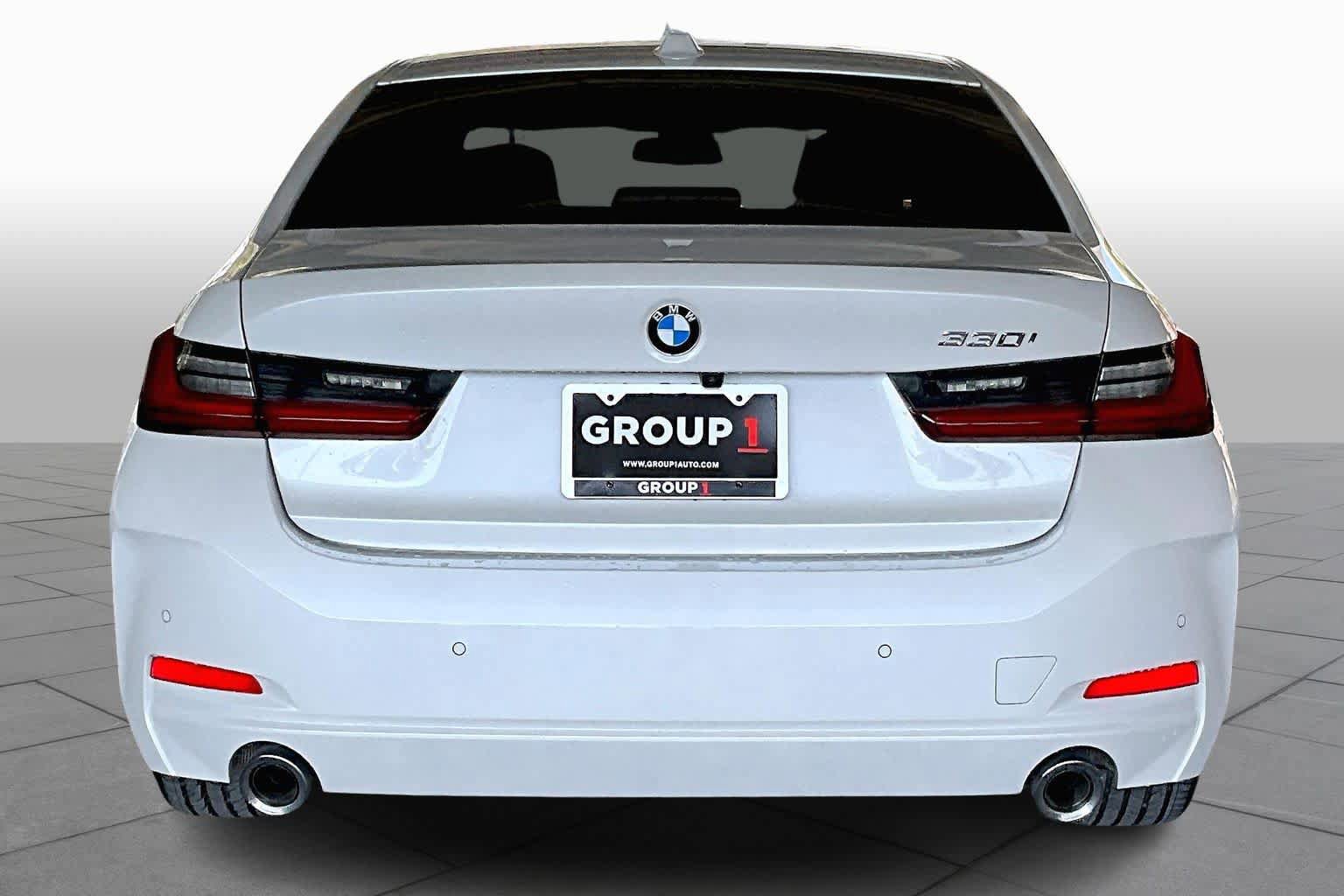 Used 2025 BMW 330i Sedan w/ Premium Package image 4