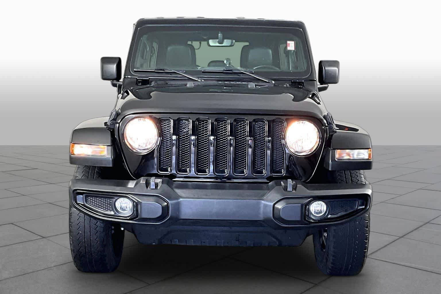 Used 2023 Jeep Wrangler Unlimited Sahara AWD/4WD image 4