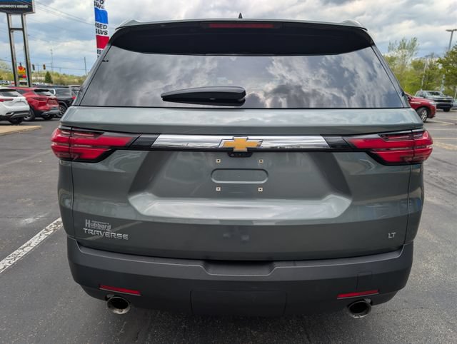 Used 2023 Chevrolet Traverse LT w/ LT Premium Package FWD image 4