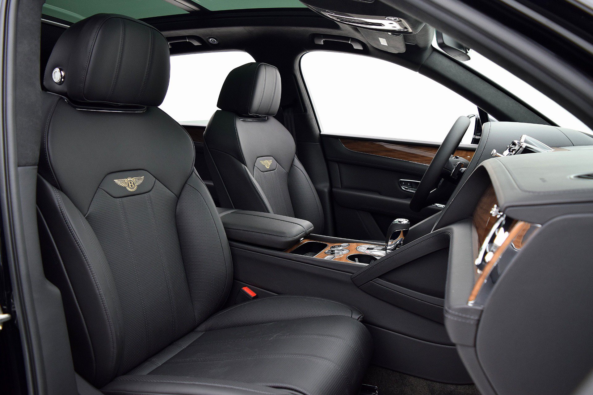 Certified 2021 Bentley Bentayga Plug-In Hybrid AWD/4WD image 28