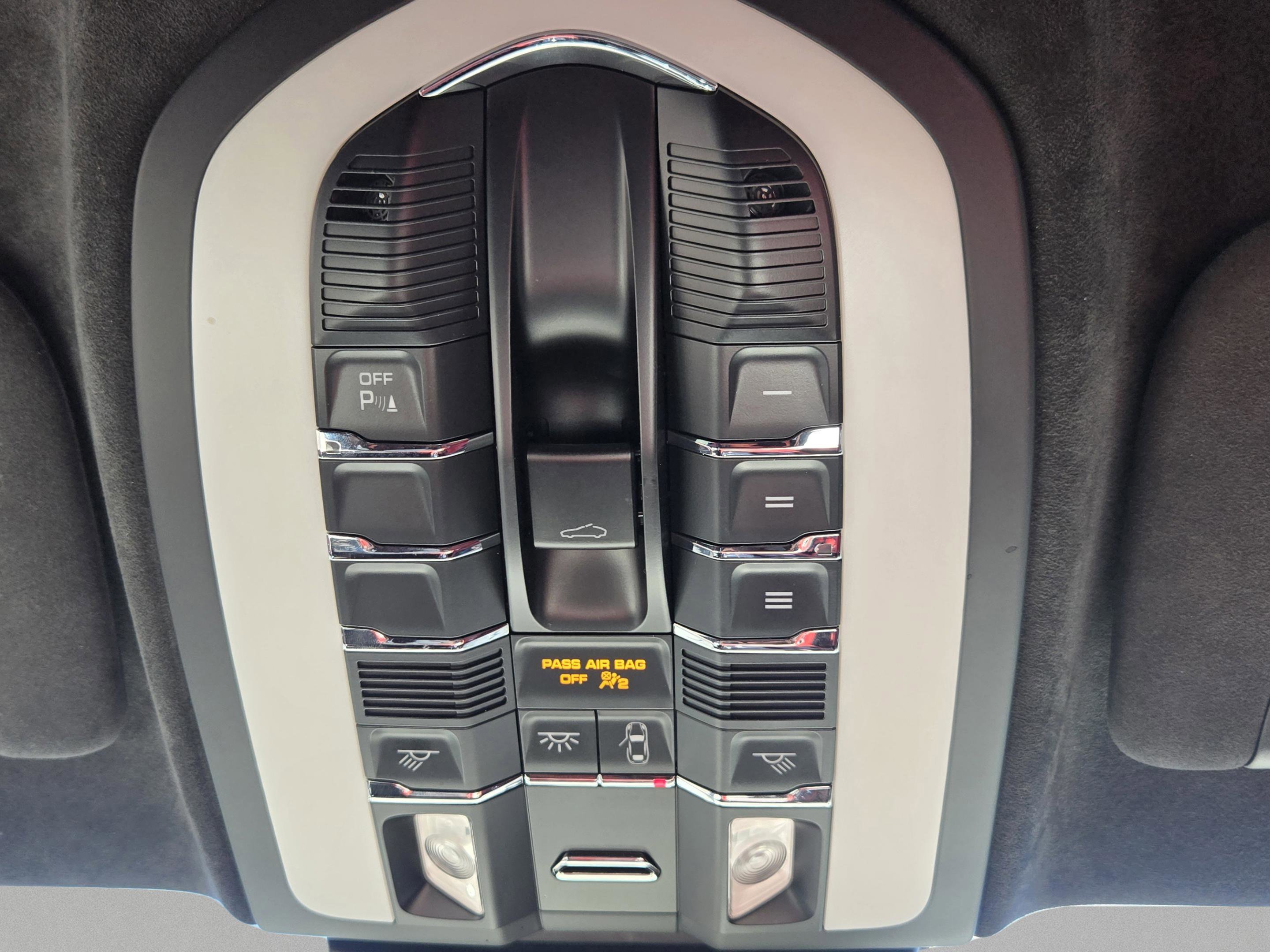 Used 2015 Porsche Panamera Turbo S image 30