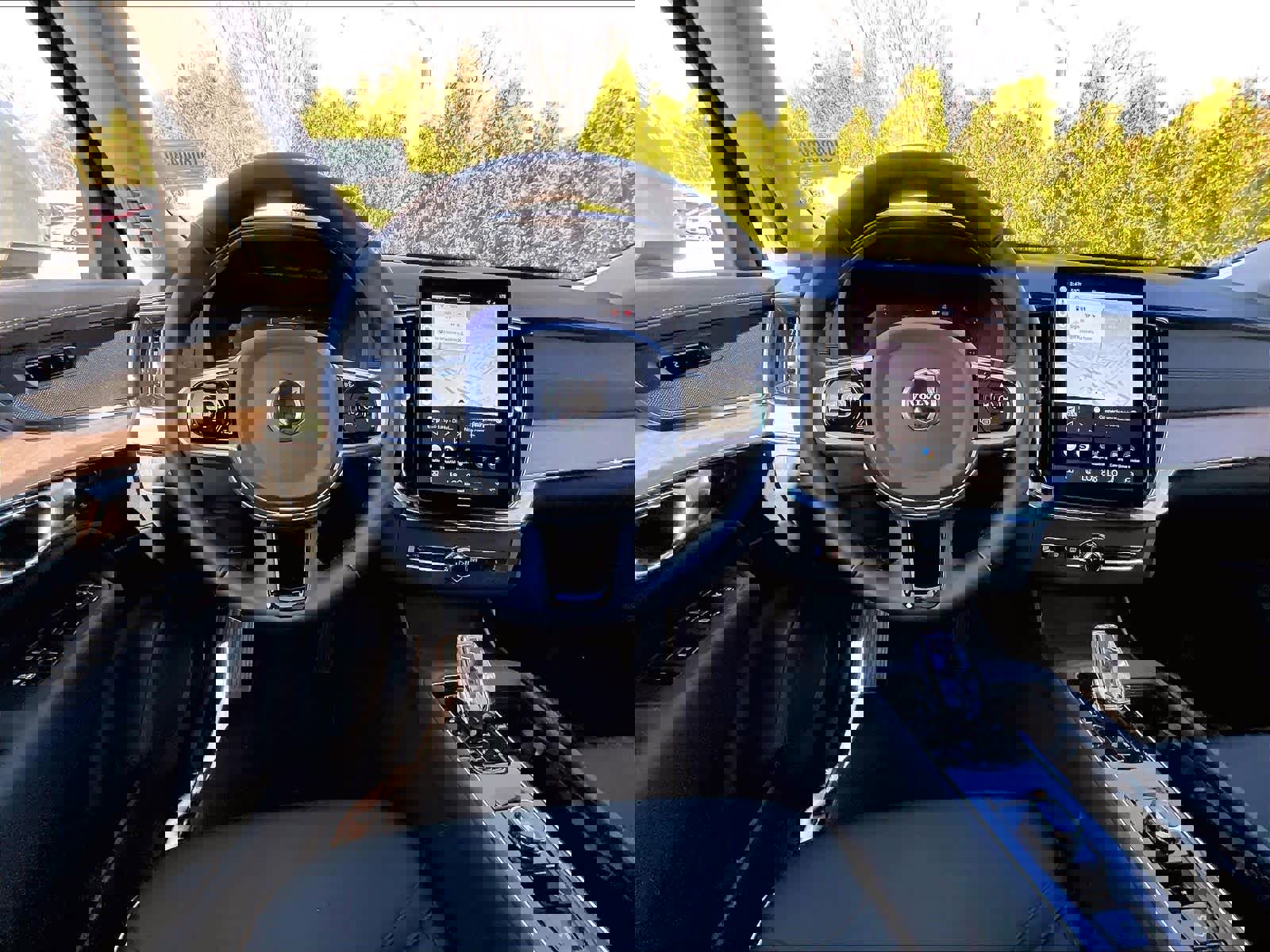 Used 2025 Volvo XC90 B6 Plus image 18