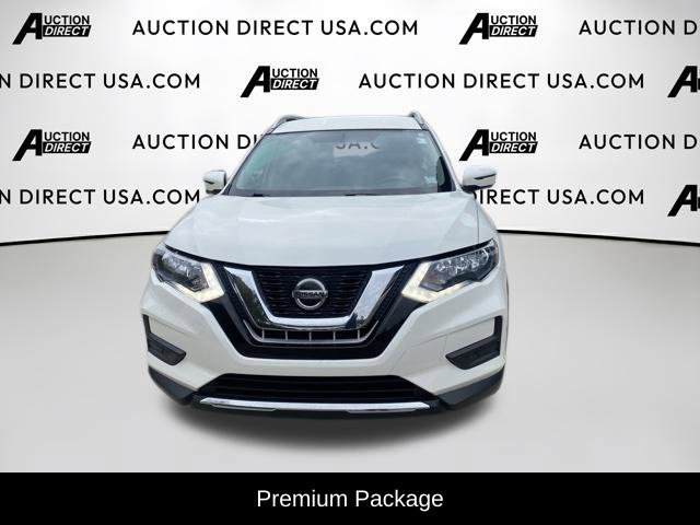 Used 2018 Nissan Rogue SV w/ Premium Package FWD image 2