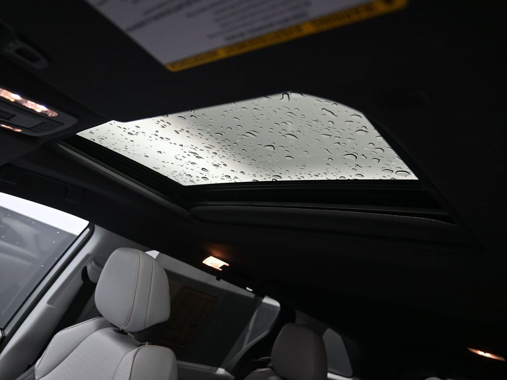 Certified 2024 Toyota Sienna XSE w/ XSE Plus Package image 30