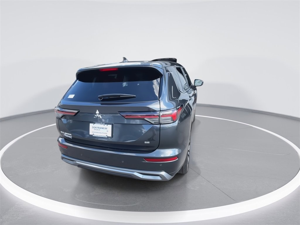 New 2025 Mitsubishi Outlander SE image 9