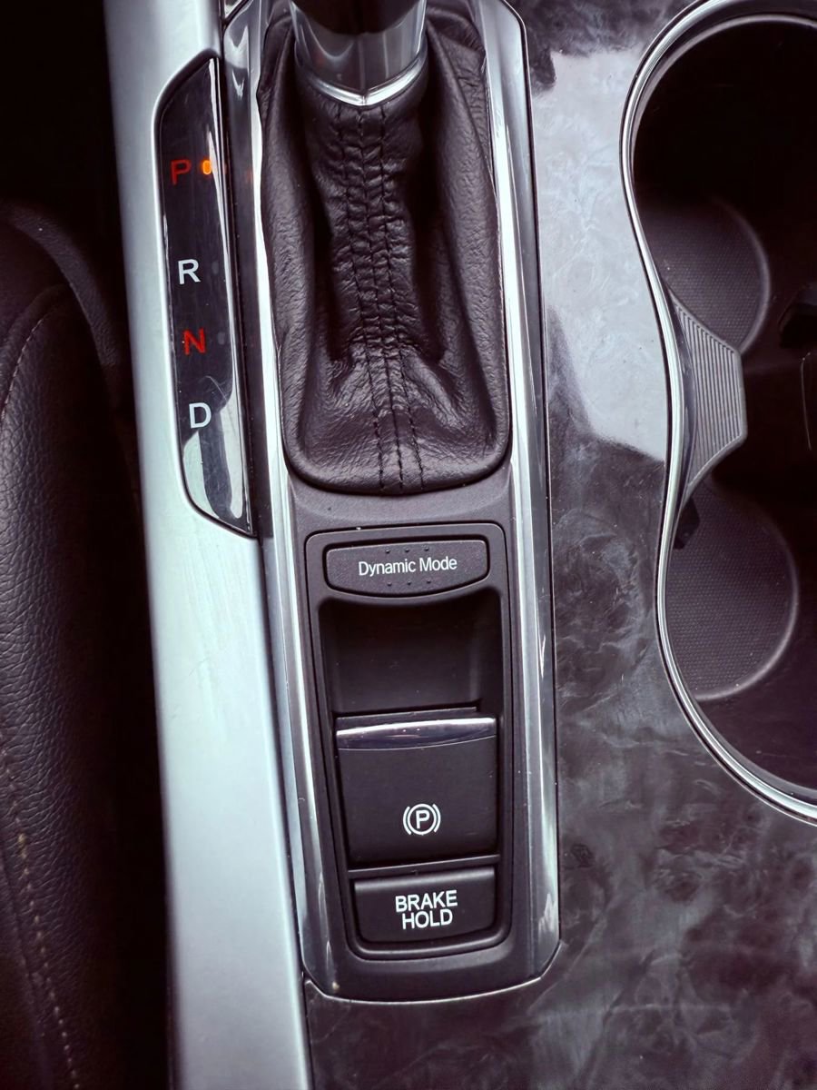 Used 2018 Acura TLX FWD image 26
