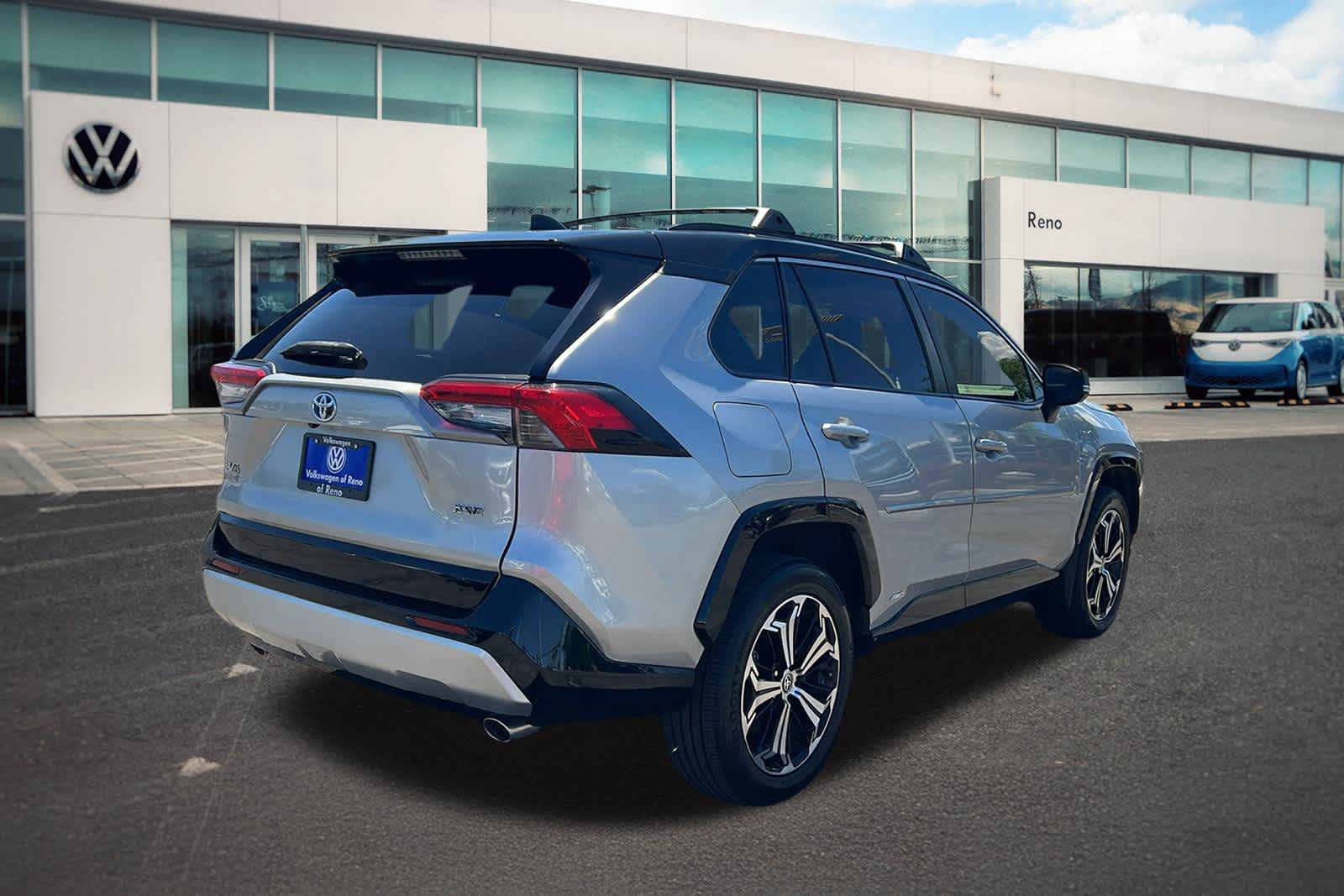 Used 2023 Toyota RAV4 XSE AWD/4WD image 5
