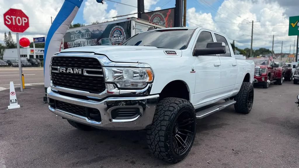Used 2022 RAM 2500 Big Horn AWD/4WD image 1