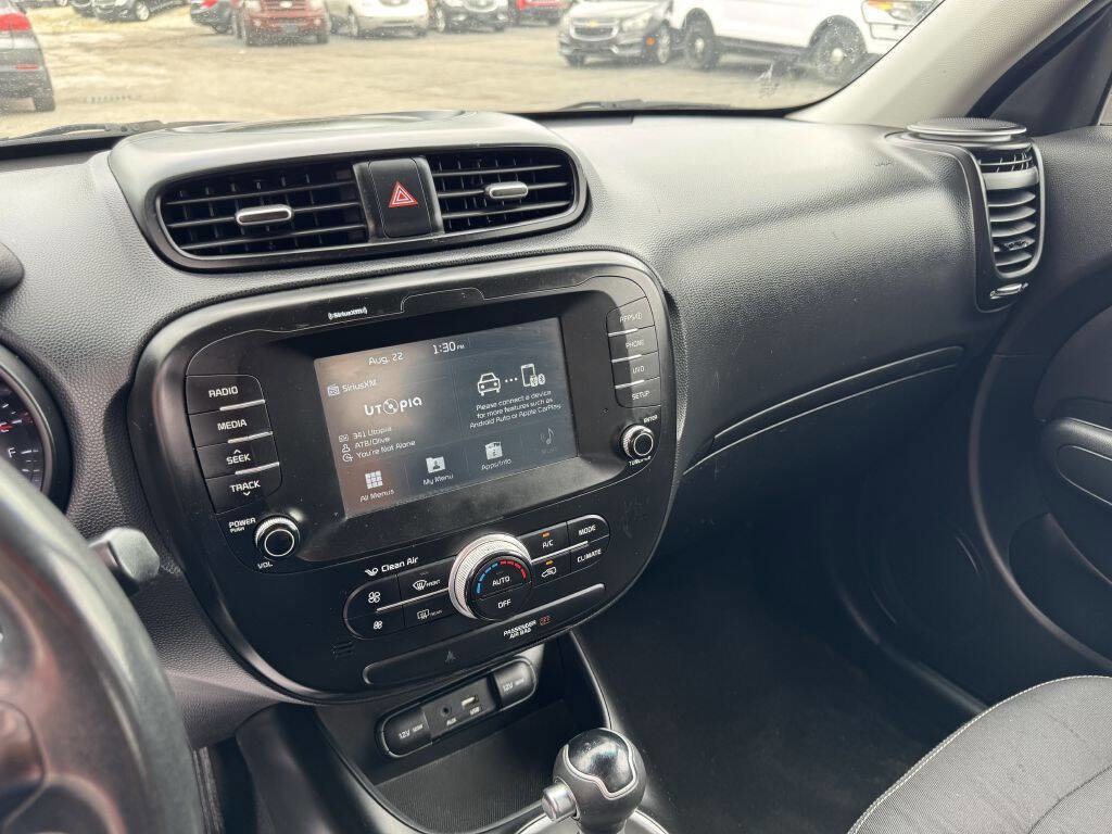 Used 2018 Kia Soul + image 11