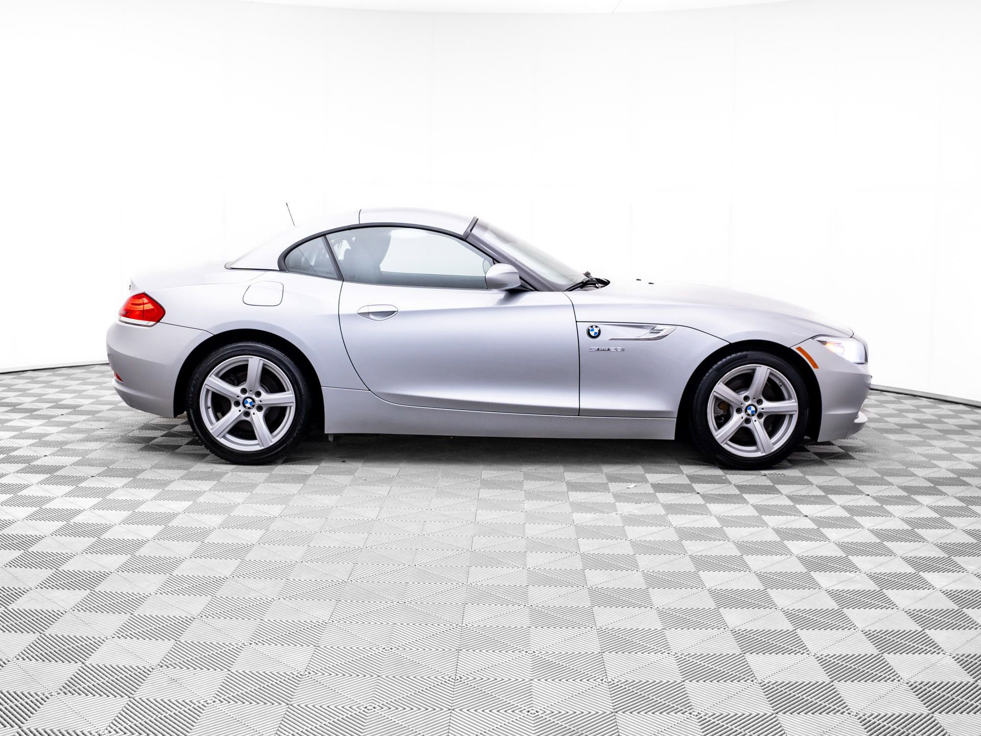 Used 2016 BMW Z4 sDrive28i image 8