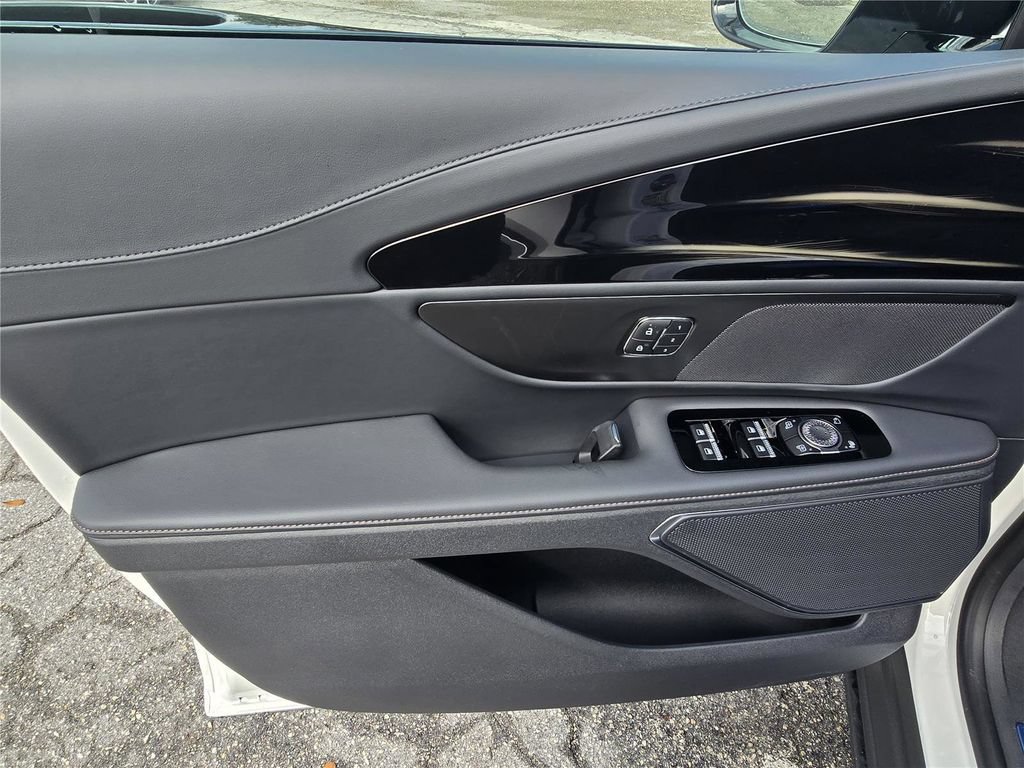 New 2026 Lincoln Nautilus Premier AWD/4WD image 15