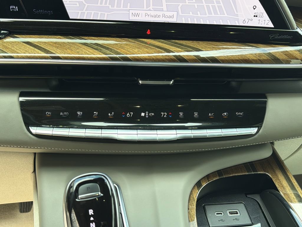 Certified 2021 Cadillac Escalade Premium Luxury Platinum image 32