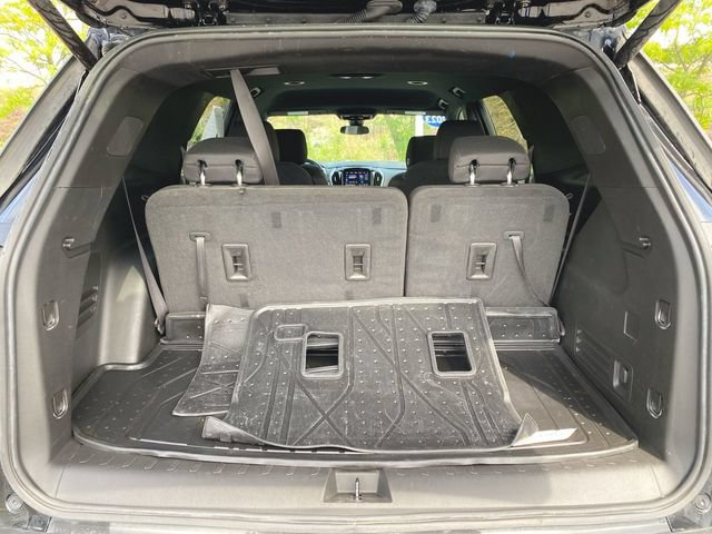 Used 2023 Chevrolet Traverse LT FWD image 24