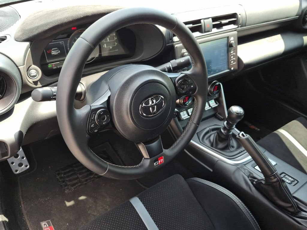 Used 2024 Toyota GR86 Premium RWD image 10