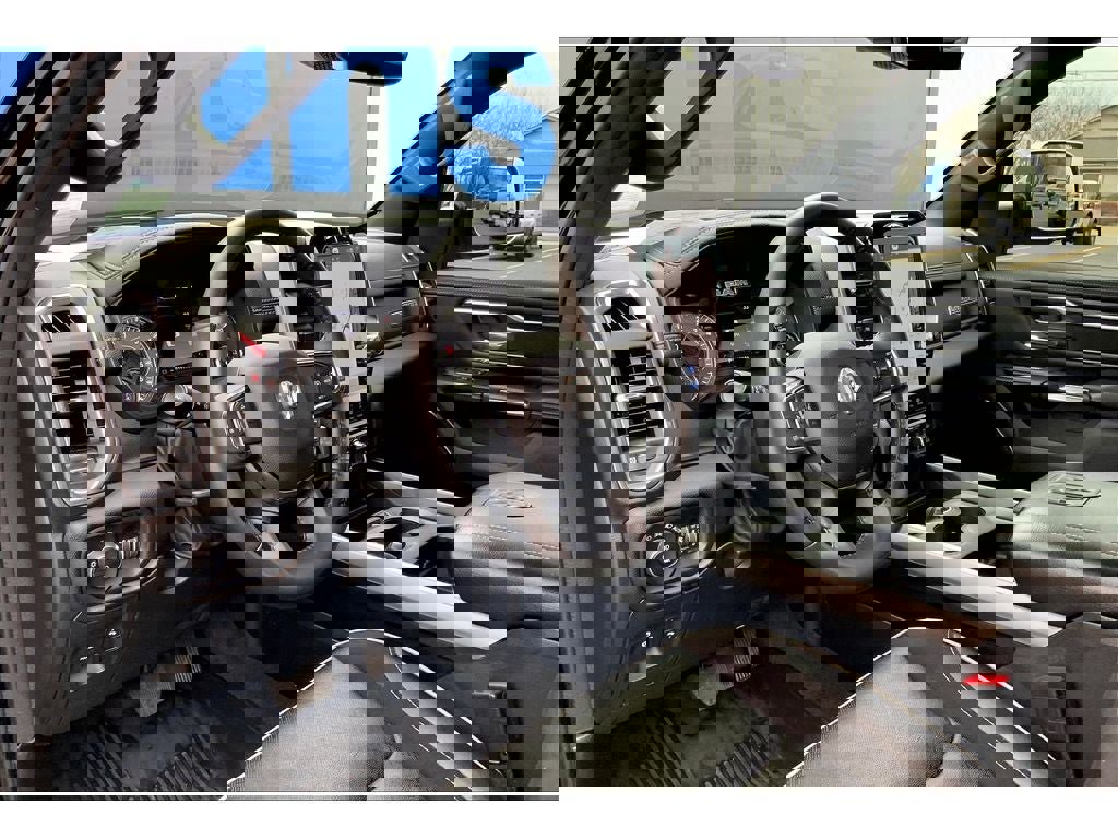 Used 2024 RAM 1500 Laramie image 16