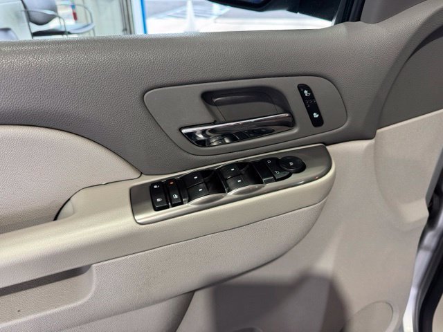 Used 2013 Chevrolet Avalanche LT w/ Suspension Package, Off-Road AWD/4WD image 6