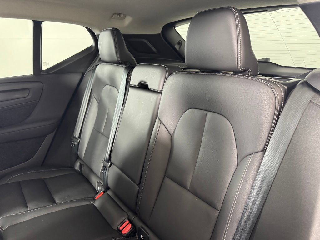 Certified 2026 Volvo XC40 B5 Plus AWD/4WD image 14