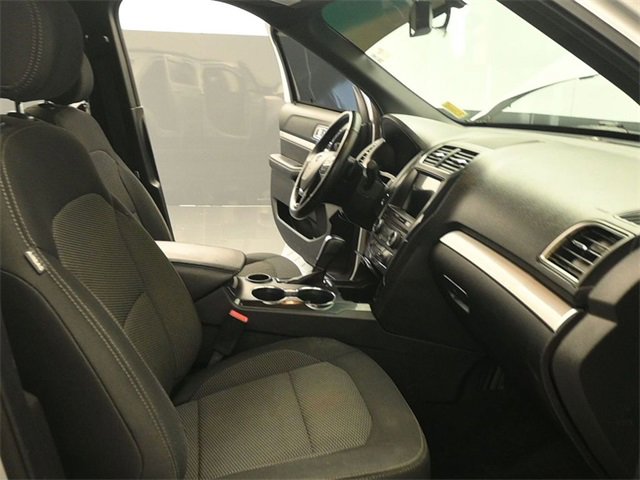 Certified 2017 Ford Explorer XLT w/ Equipment Group 201A image 17