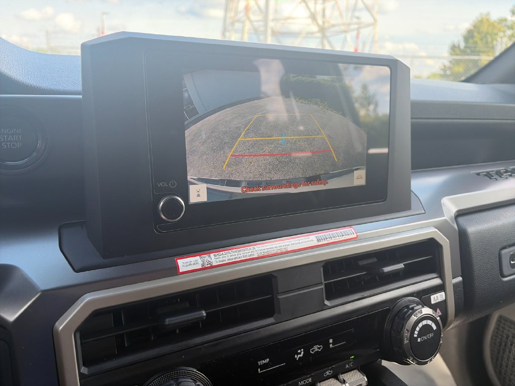 Used 2025 Toyota Tacoma SR5 AWD/4WD image 22
