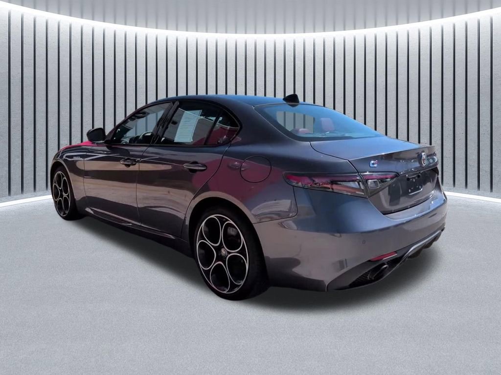 Used 2024 Alfa Romeo Giulia Veloce image 12