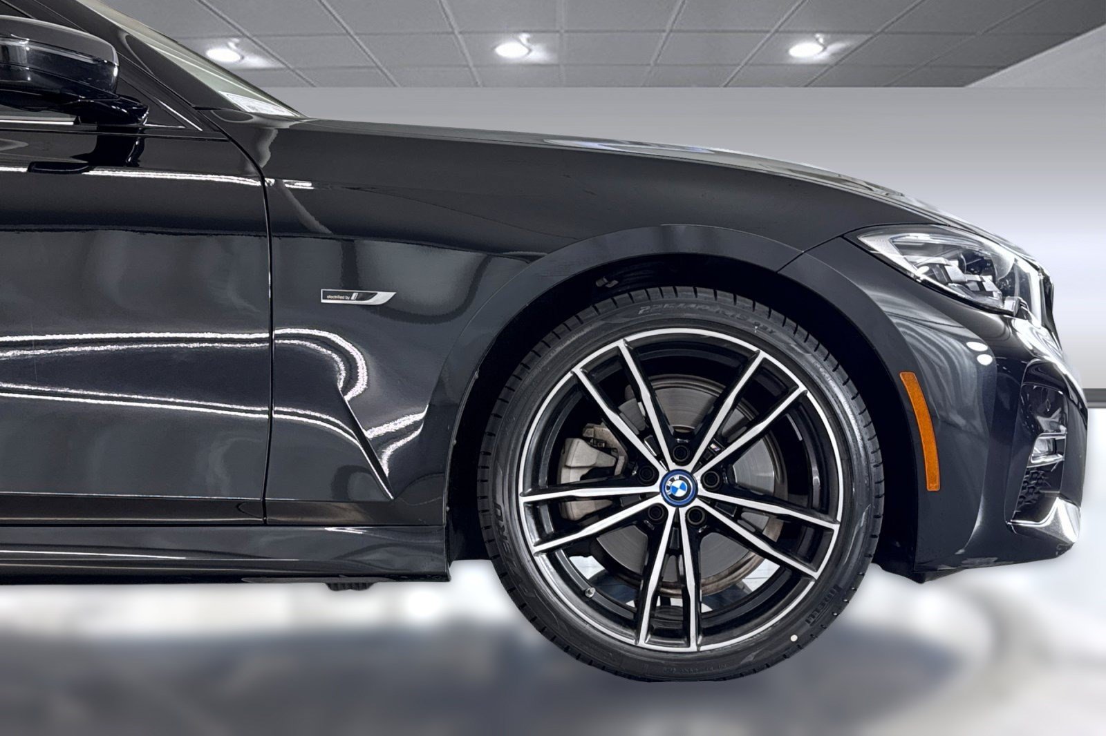 Used 2022 BMW 330e w/ M Sport Package RWD image 34