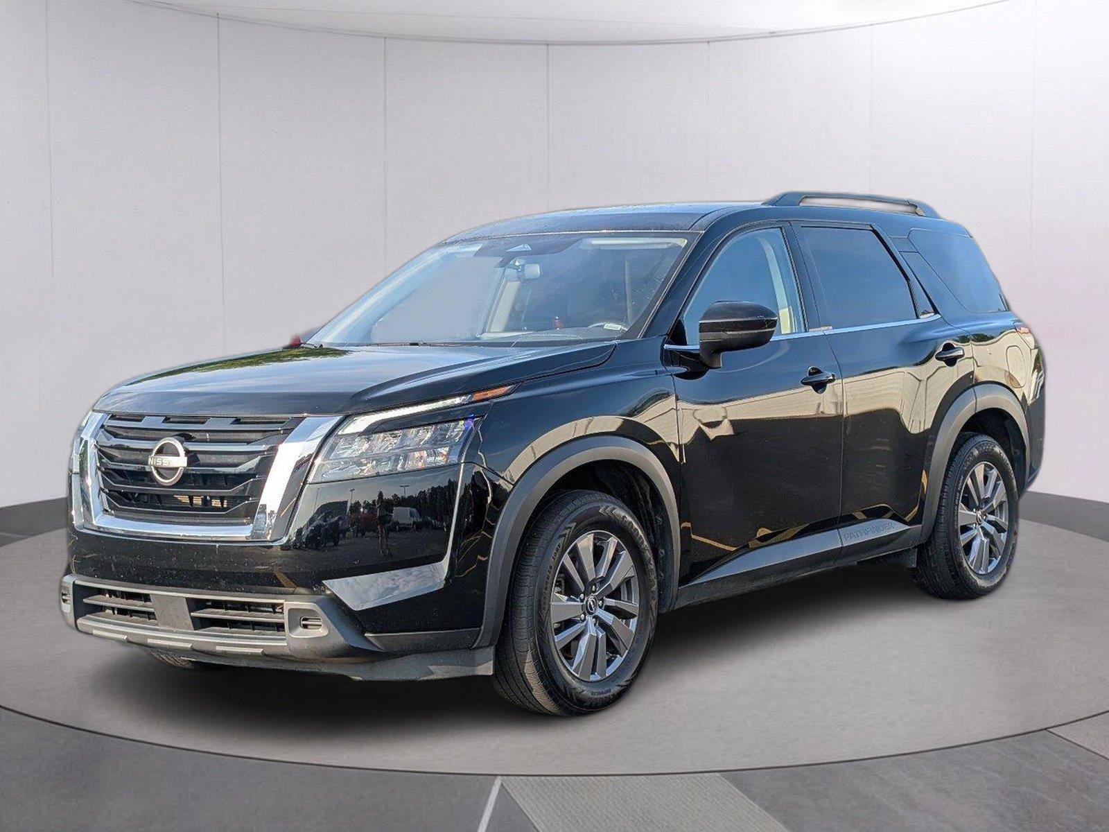 Used 2025 Nissan Pathfinder SV FWD image 1