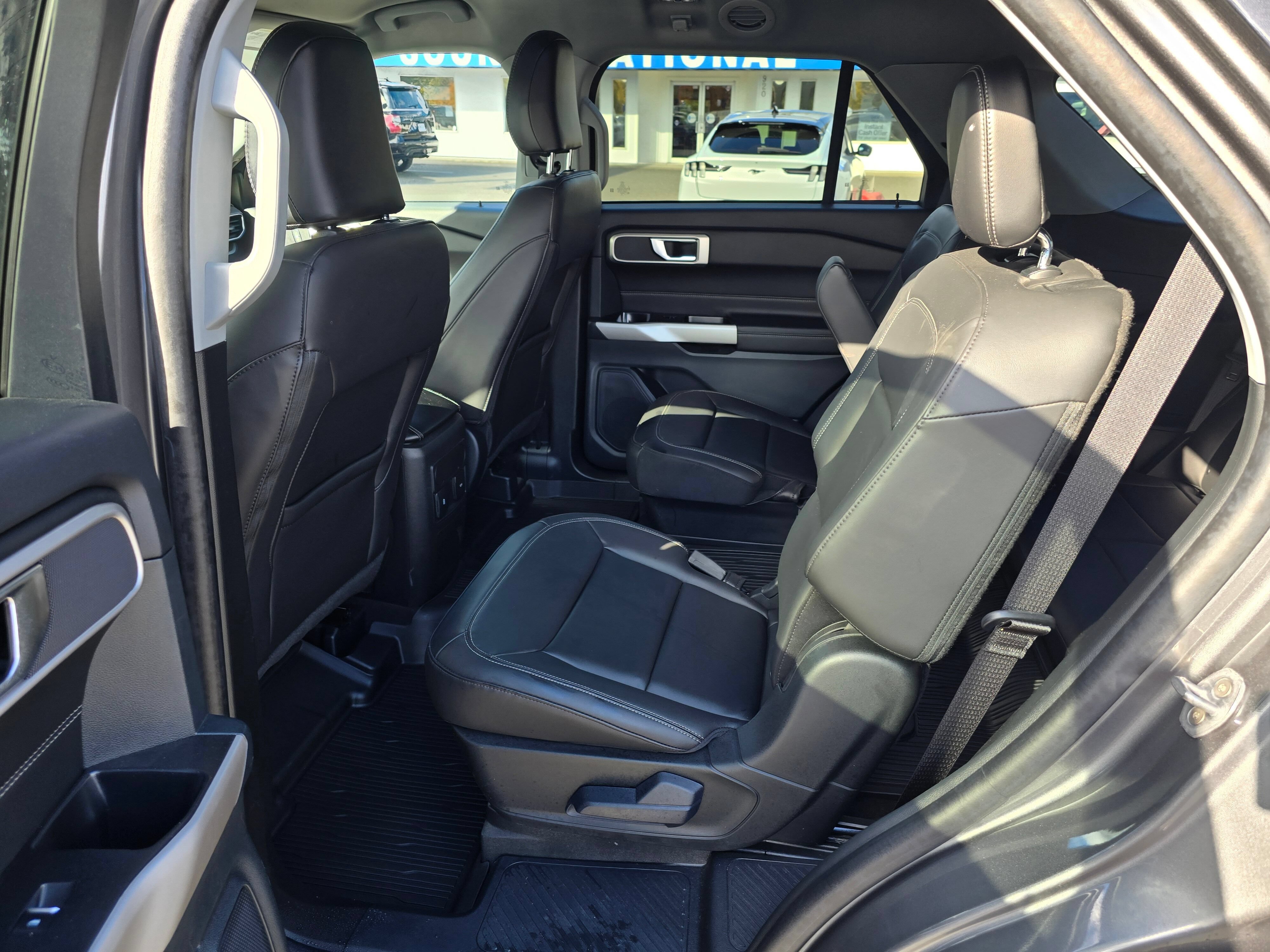 Certified 2024 Ford Explorer XLT w/ Equipment Group 202A AWD/4WD image 17