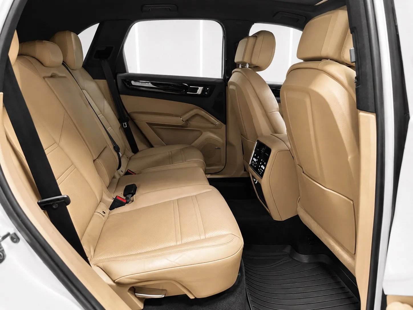 Used 2019 Porsche Cayenne AWD/4WD image 18
