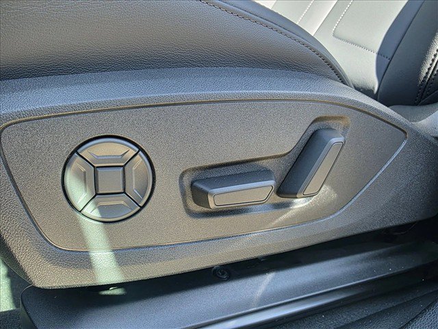 Certified 2025 Audi Q3 2.0T Premium w/ Convenience Package AWD/4WD image 15