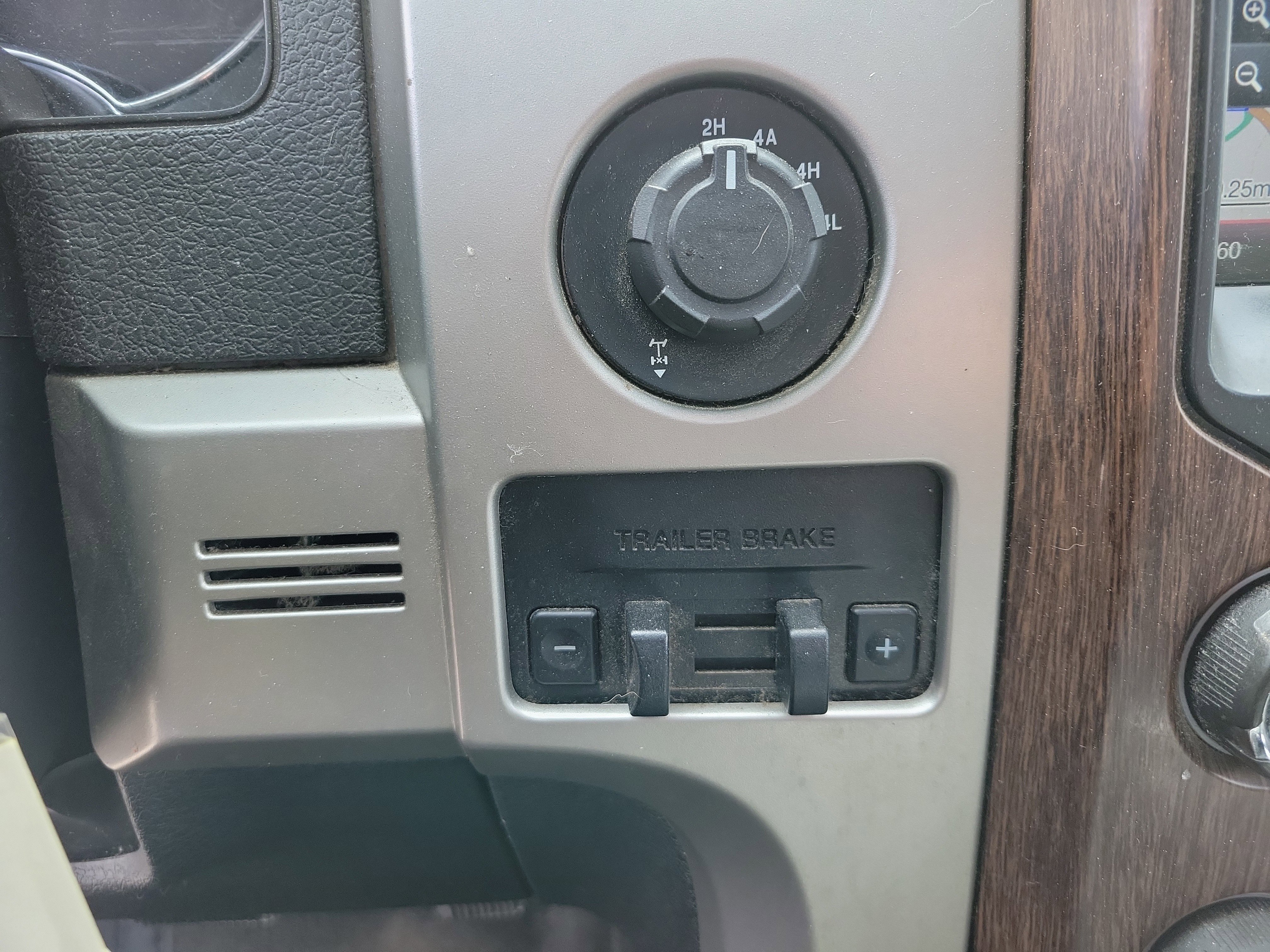 Used 2014 Ford F150 Lariat w/ Equipment Group 502A Luxury image 24