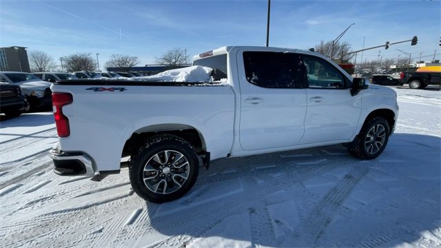 Used 2024 Chevrolet Silverado 1500 LT image 2