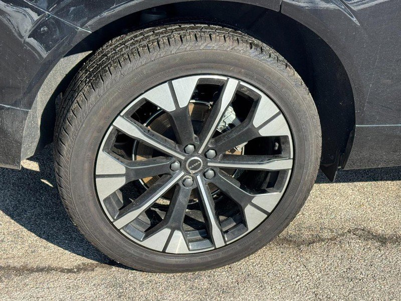 New 2026 Volvo XC60 B5 Plus w/ Protection Package Premier image 4