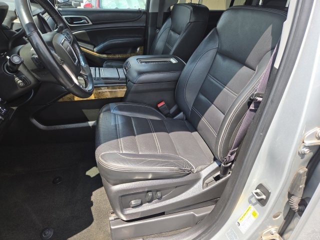Used 2017 GMC Yukon XL Denali w/ Open Road Package AWD/4WD image 19
