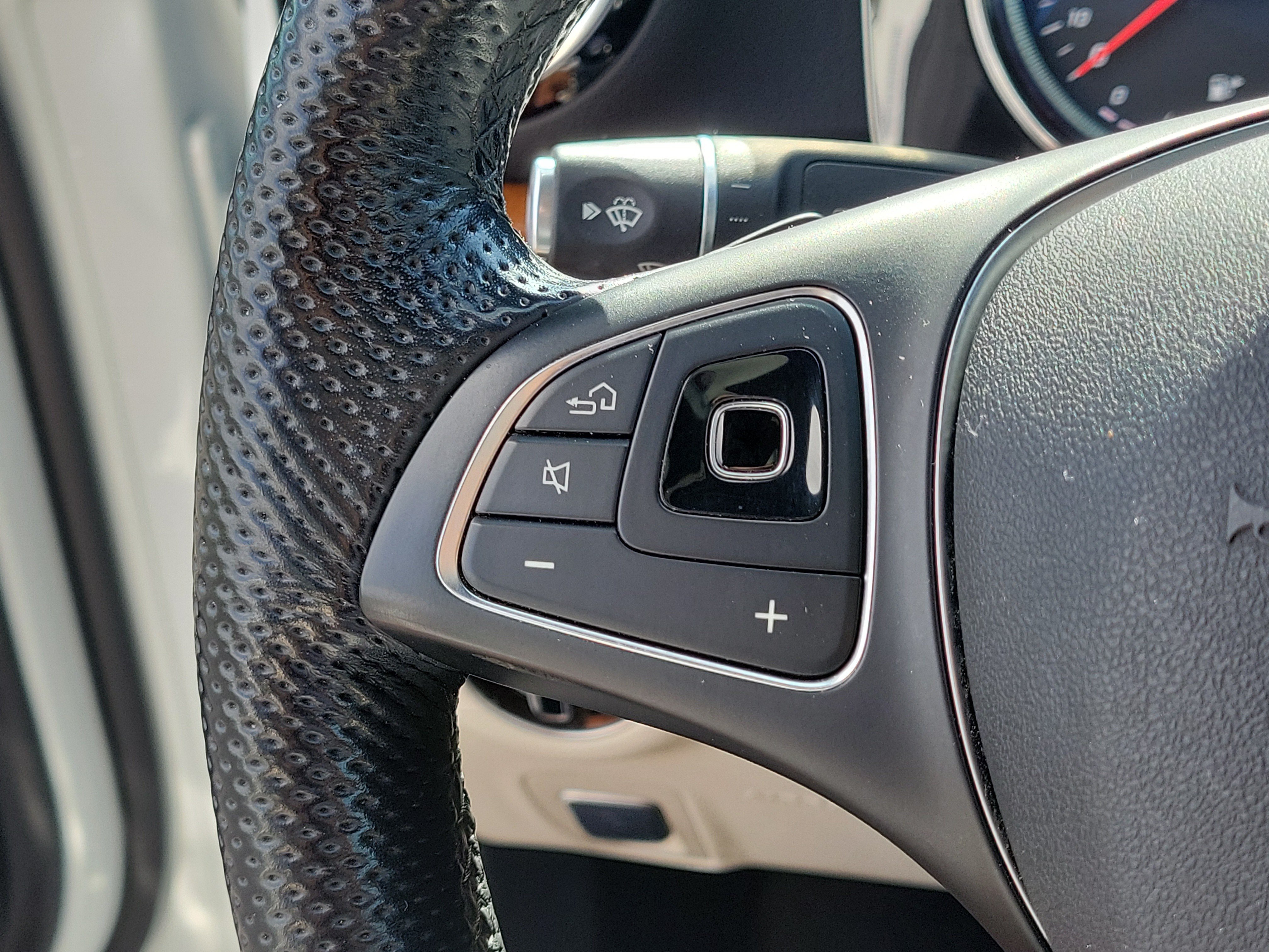 Used 2018 Mercedes-Benz E 300 image 30