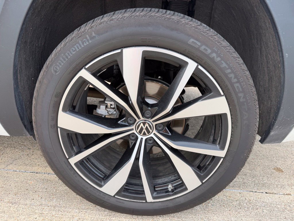 Used 2025 Volkswagen Atlas SEL Premium R-Line AWD/4WD image 5