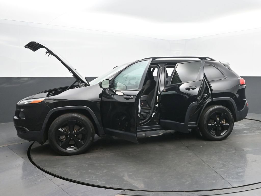 Used 2017 Jeep Cherokee Altitude image 54