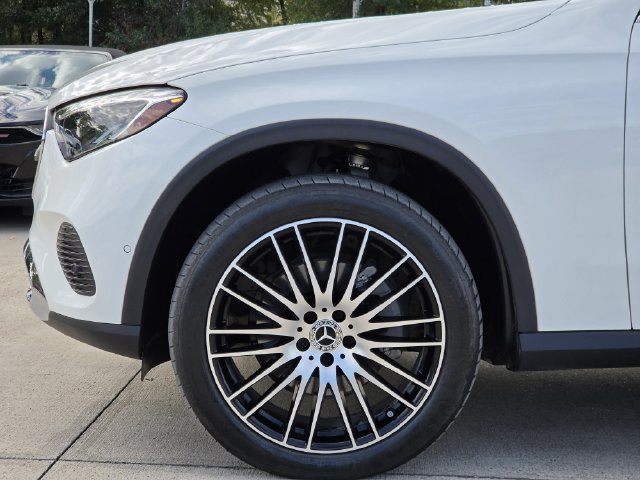 Used 2025 Mercedes-Benz GLC 300 4MATIC image 7