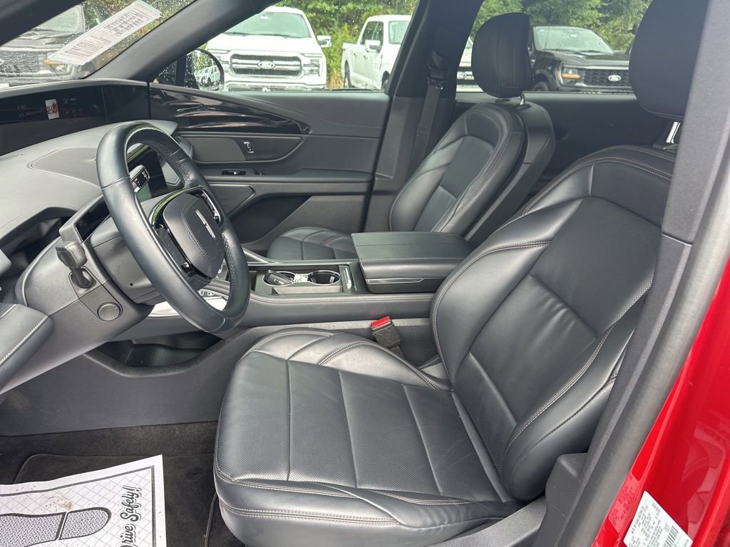 Used 2024 Lincoln Nautilus Premier w/ Jet Appearance Package image 17