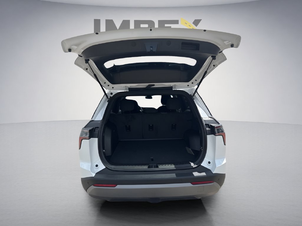 Used 2026 Chevrolet Equinox LT FWD image 12