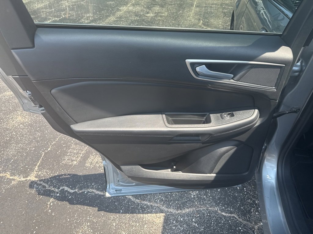 Used 2024 Ford Edge SEL image 25