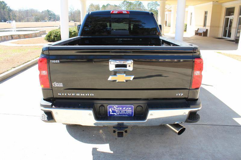 Used 2017 Chevrolet Silverado 2500 LTZ w/ Vortec Plus Package image 14