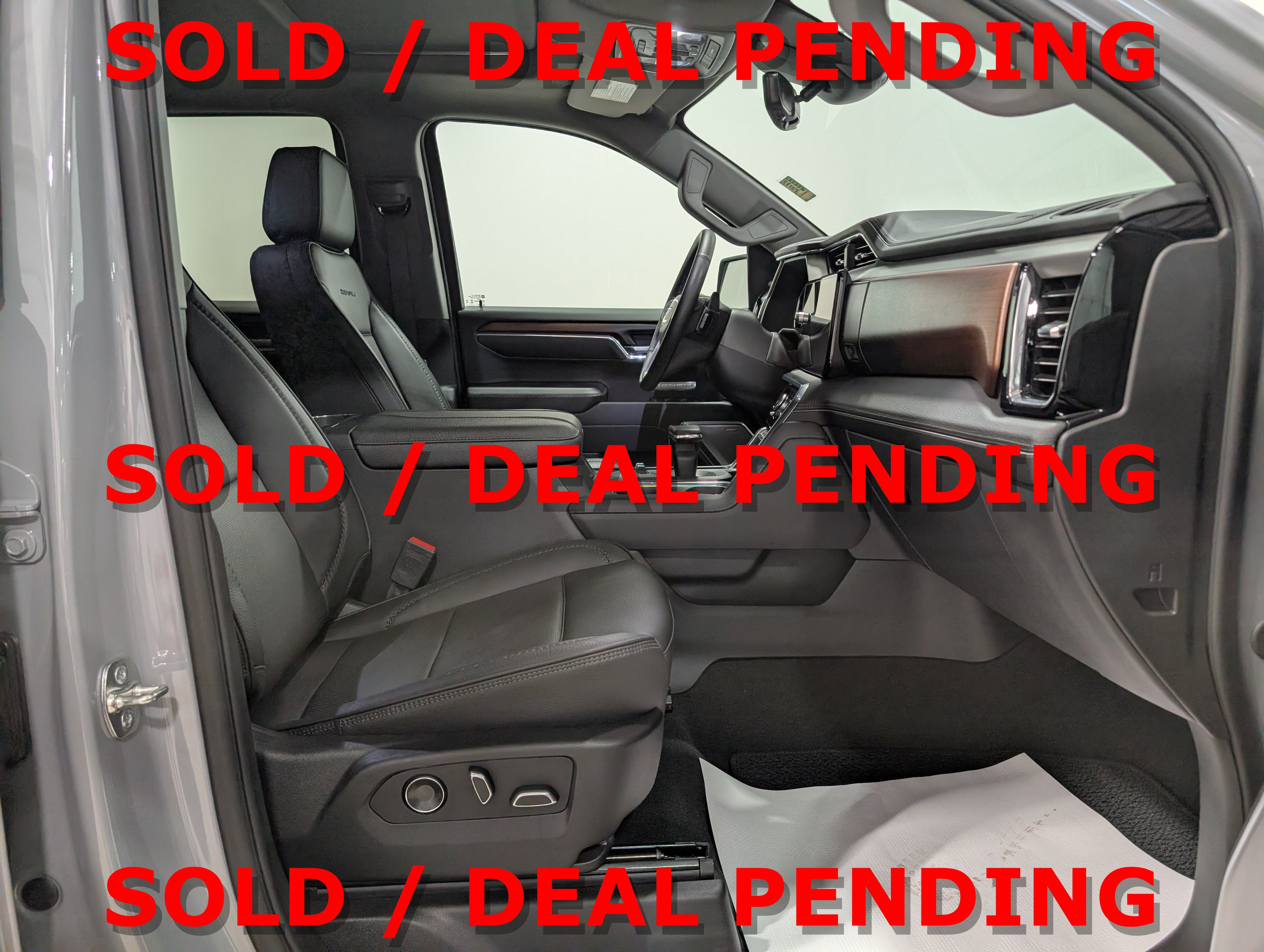 Used 2025 GMC Sierra 1500 Denali w/ Denali Reserve Package AWD/4WD image 20