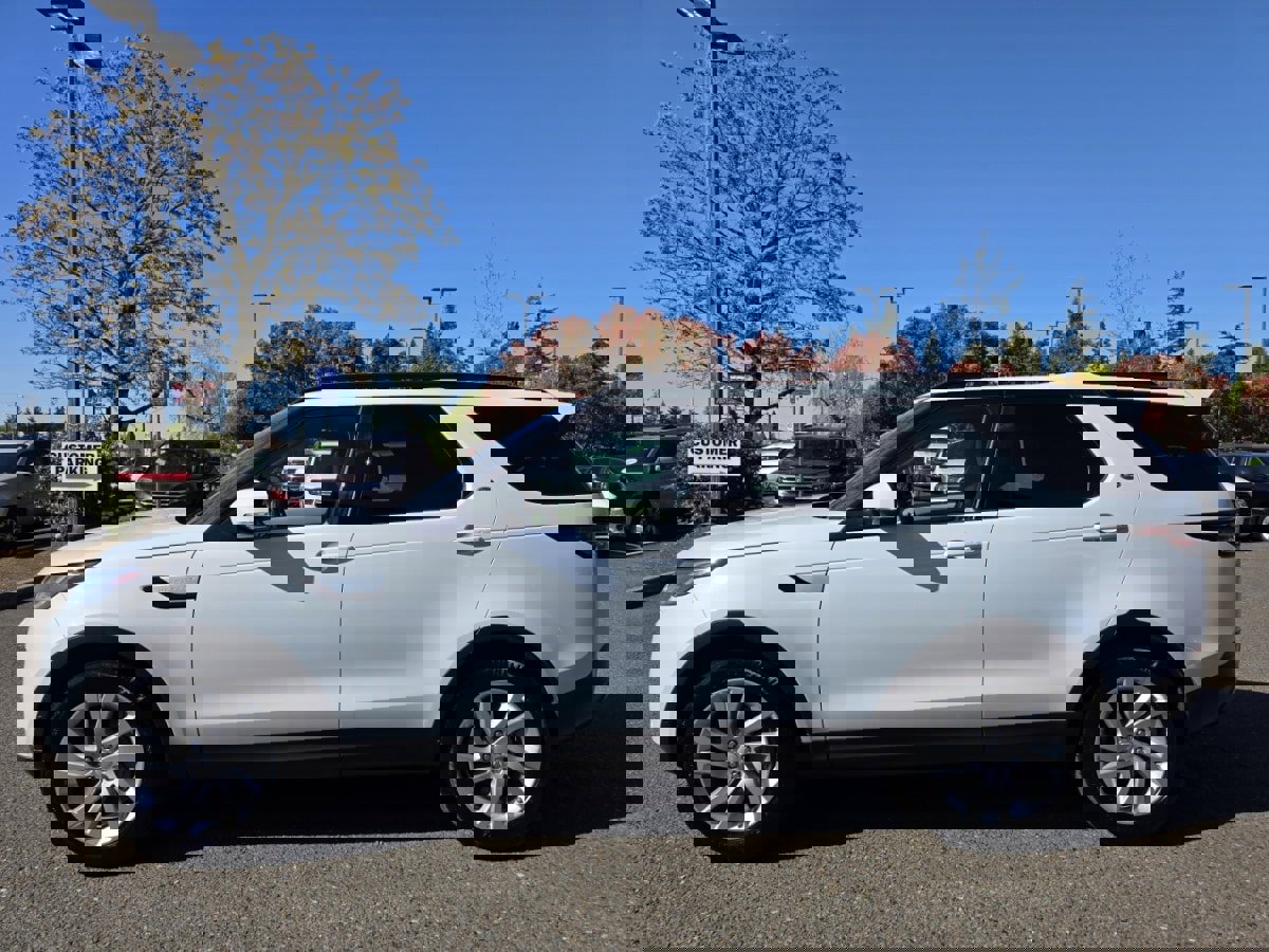 Used 2019 Land Rover Discovery HSE image 3